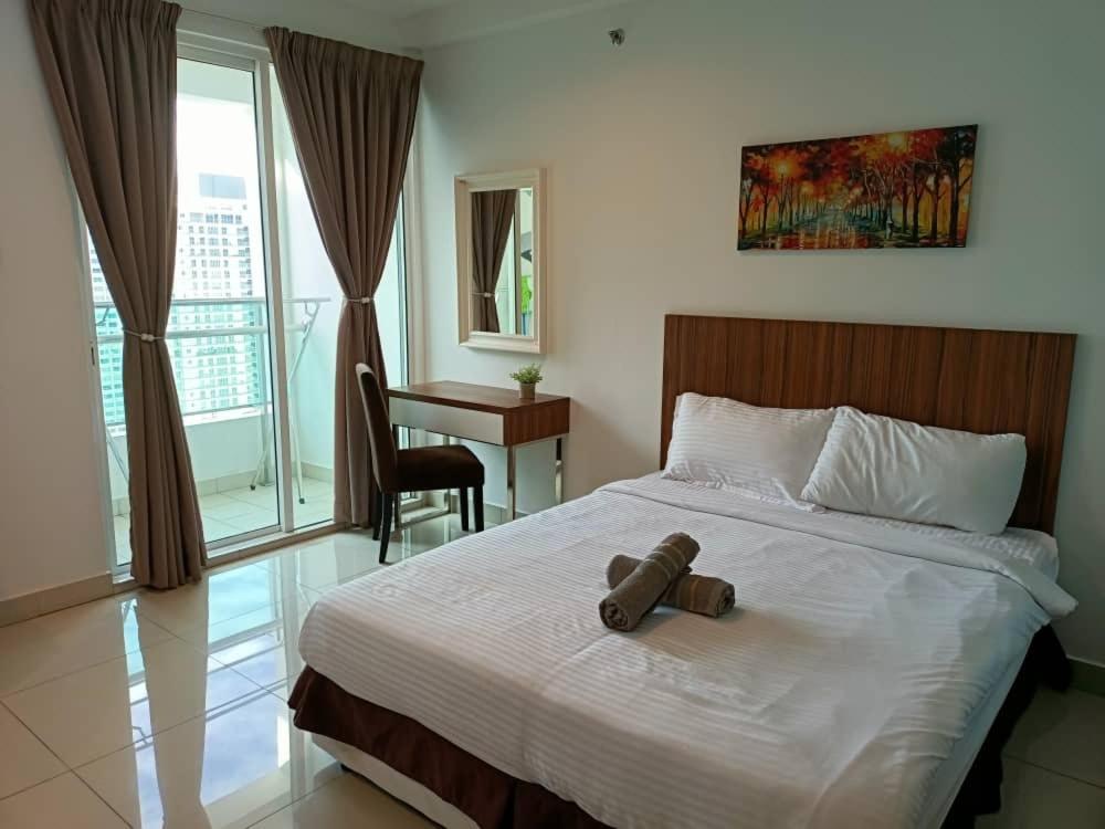 Family Suites At Mansion One By Maj George Town Esterno foto