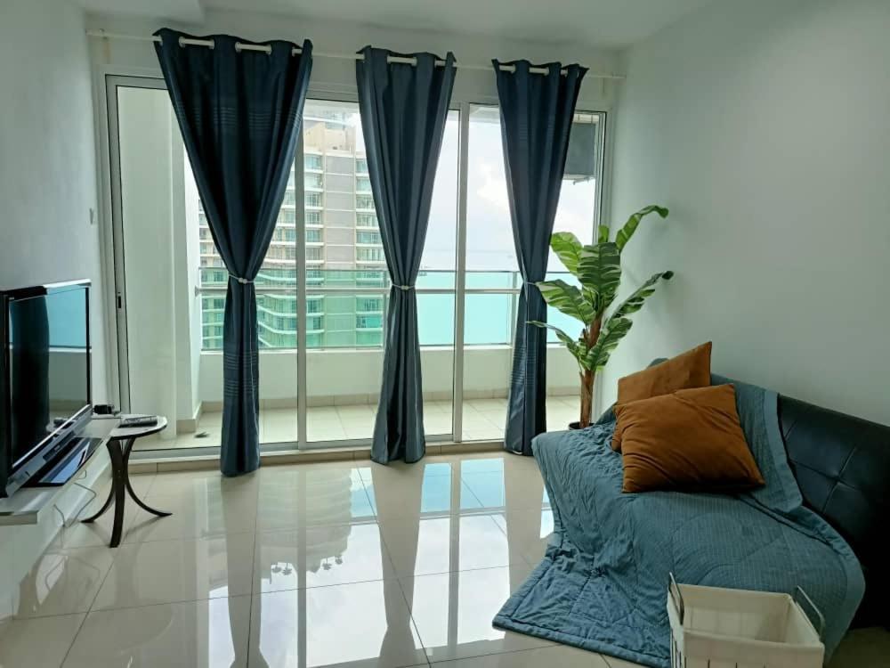 Family Suites At Mansion One By Maj George Town Esterno foto