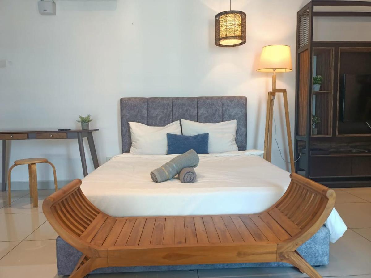 Family Suites At Mansion One By Maj George Town Esterno foto