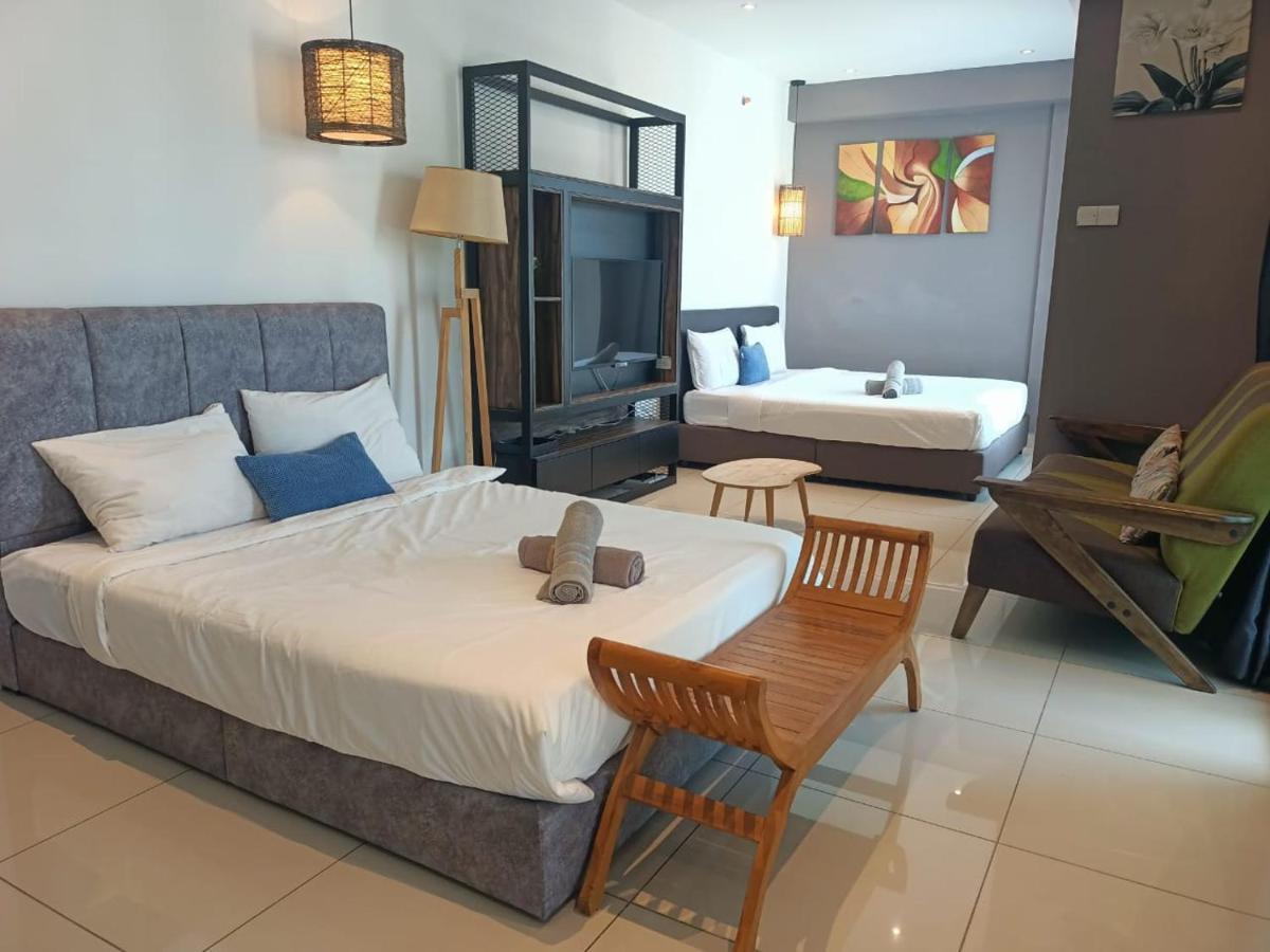 Family Suites At Mansion One By Maj George Town Esterno foto