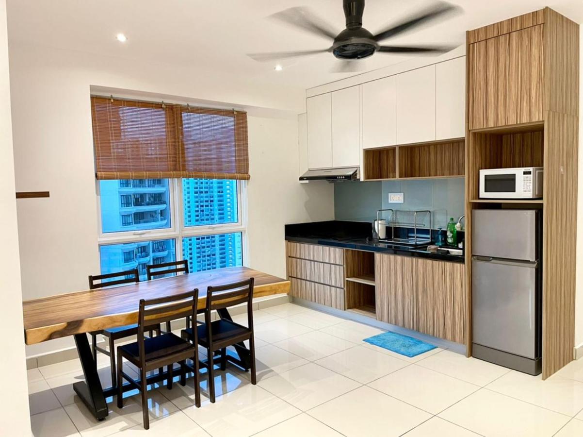 Family Suites At Mansion One By Maj George Town Esterno foto