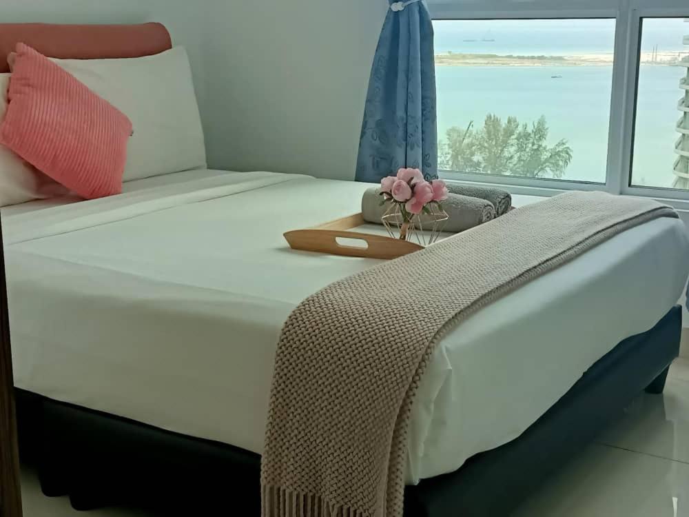 Family Suites At Mansion One By Maj George Town Esterno foto