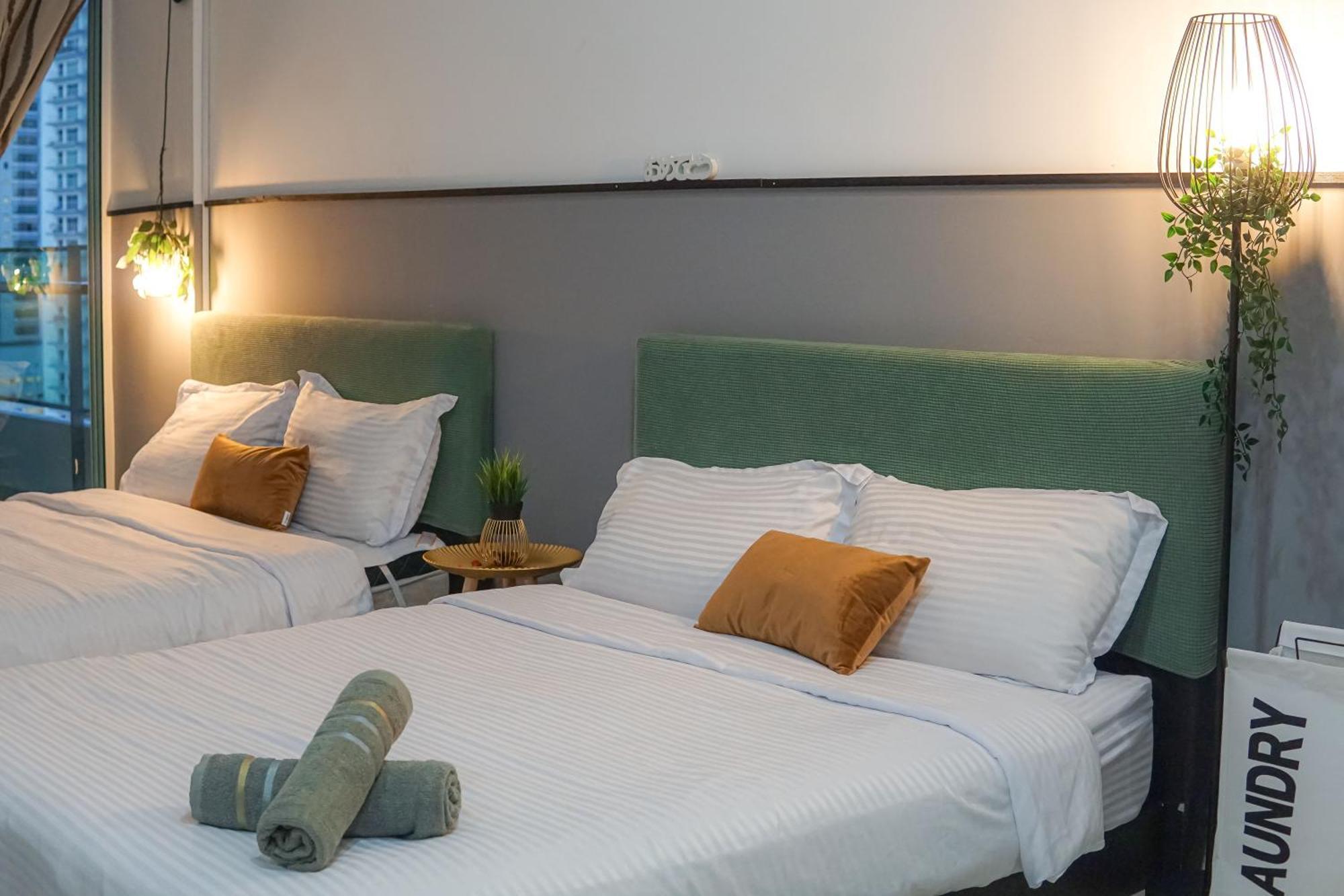 Family Suites At Mansion One By Maj George Town Esterno foto