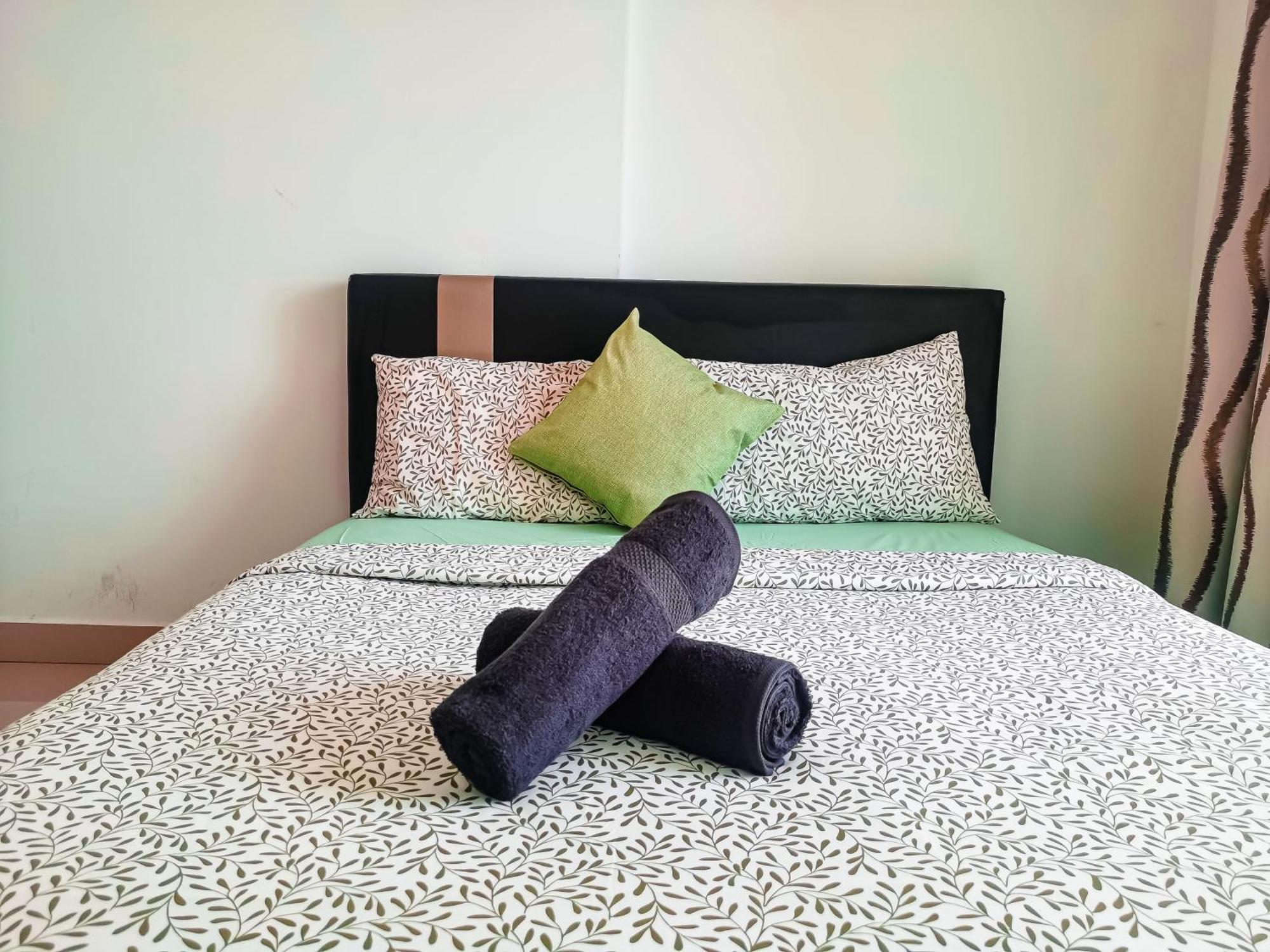 Family Suites At Mansion One By Maj George Town Esterno foto